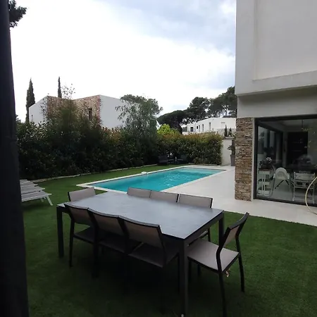 Avec Piscine * Saint-Raphael (Var)